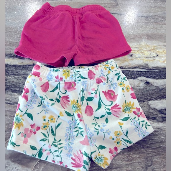 Old Navy girls Short set of 2- Size 18/24MO - Picture 4 of 5